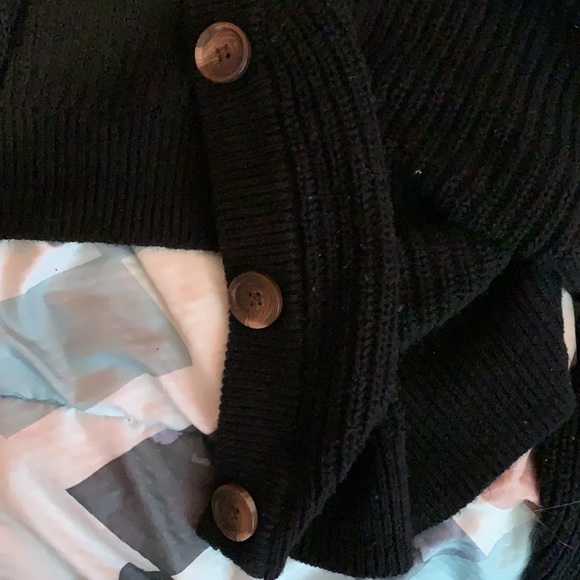Black Crop Top Knitted Cardigan - Picture 4 of 4